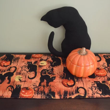 Black Cat . Halloween . Table Runner